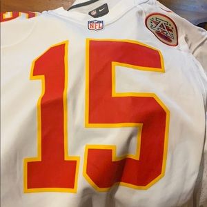 Patrick Mahomes jersey. (Eddiefinance)